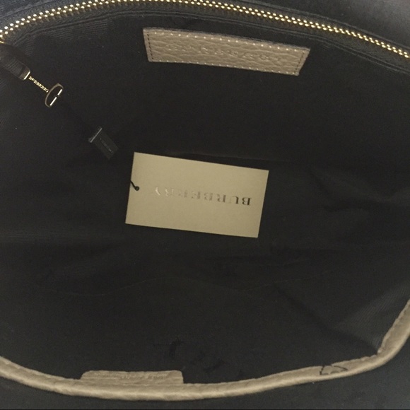 Burberry purse - Picture 4 of 7
